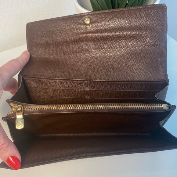 ⭐️Louis Vuitton Damier Ebene Sarah Wallet - Picture 7 of 12